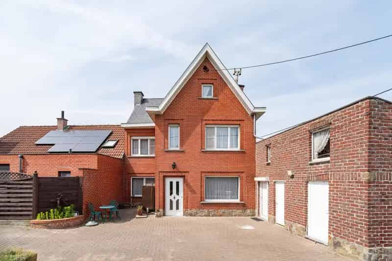 Renovatieproject Smetlede: Groene omgeving, 4 slaapkamers, nieuw dak