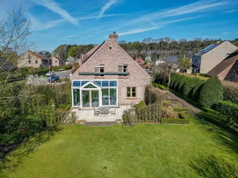 Stijlvolle Villa te Hasselt met 5 slaapkamers en grote tuin