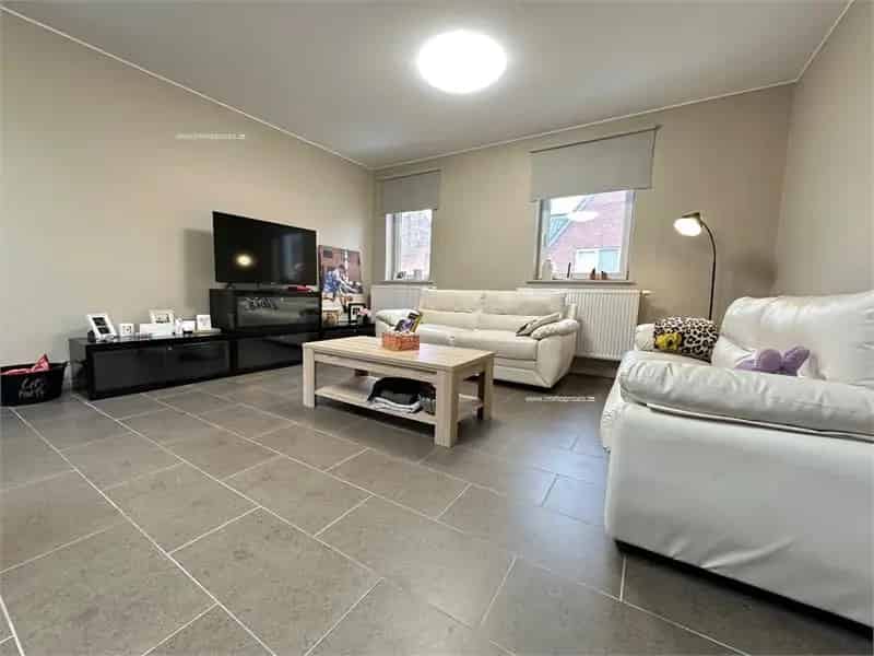 Woning te koop Tongeren: 2 slaapkamers, handelspand & feestzaal
