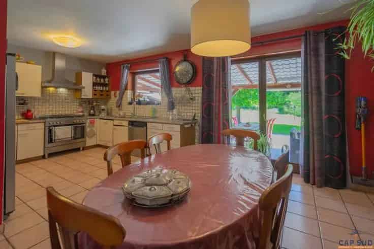 4 Slaapkamer Villa te Koop Floriffoux