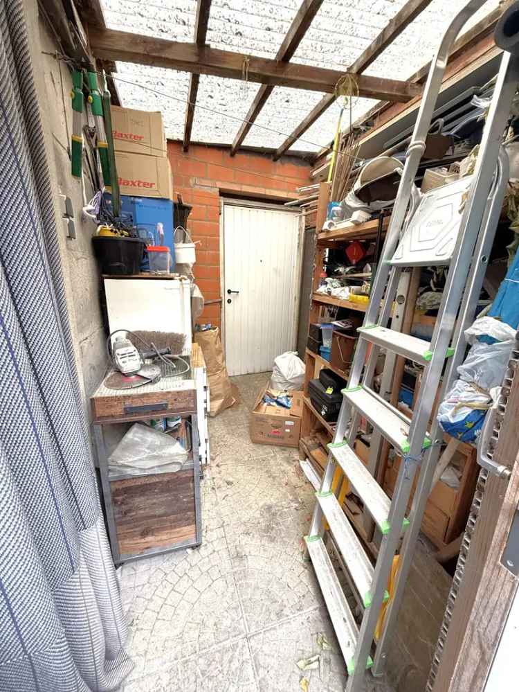 Huis te koop in Astene met garage en nabijheid van winkels