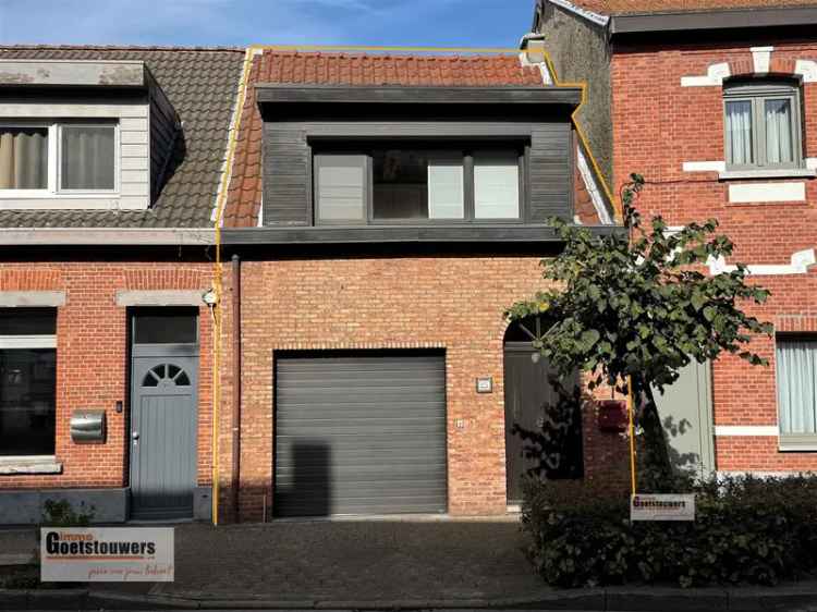 Huis te koop Hoevenen: 2 slaapkamers, garage, tuin