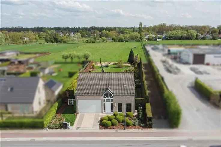 Huis Te Koop Instapklare woning 230m2 Ruime Garage Groene Vergezichten
