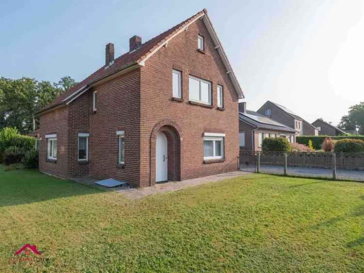 Te renoveren, vrijstaande woning op ruim perceel