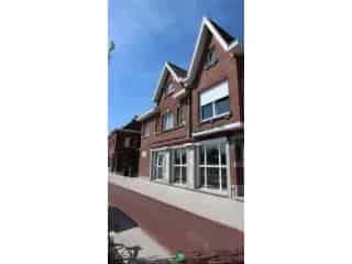 Handelspand met Woonst te Huur Roeselare