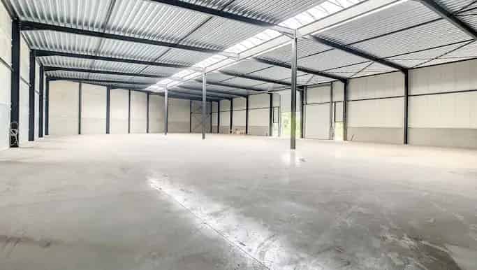 Magazijn te huur Deerlijk 1500m²