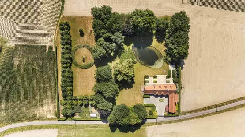 Charmante Fermette te Koop met Grote Tuin en 5 slaapkamers