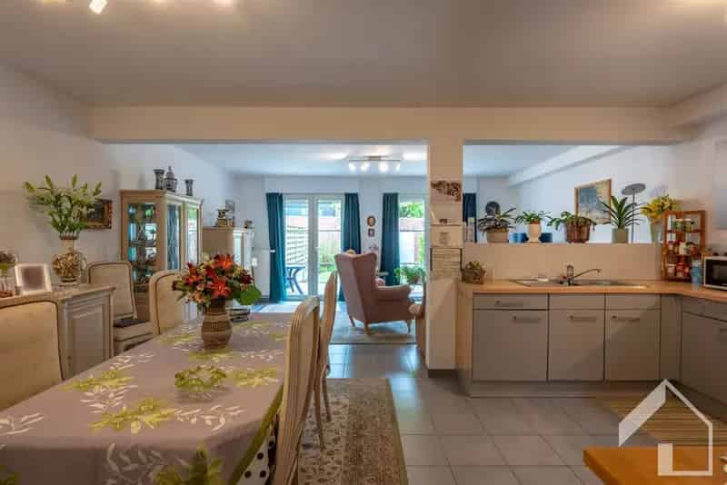 Mooi Gelijkvloersappartement met Garage