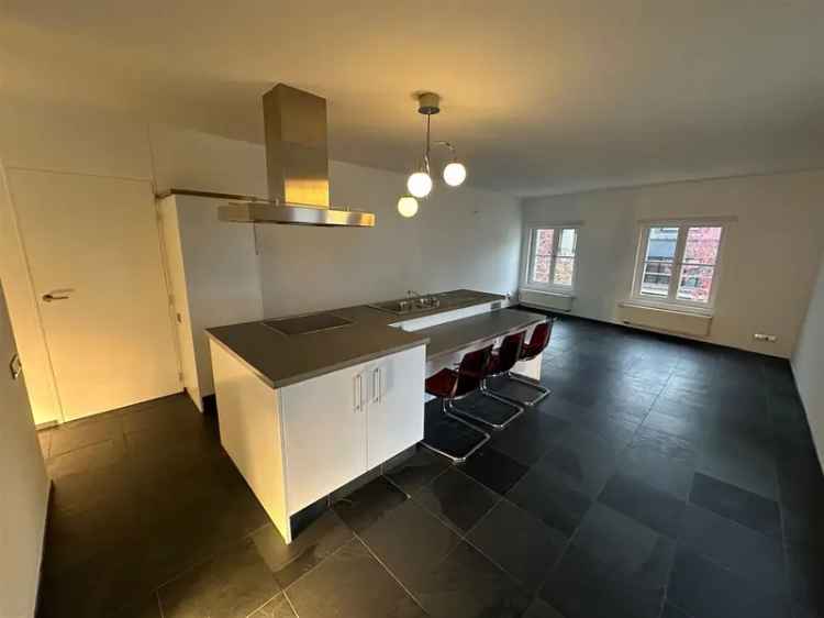 Centraal gelegen appartement met terrasje