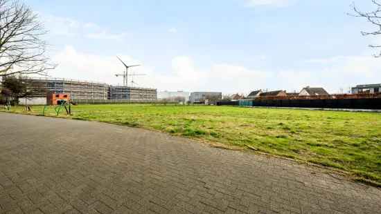 Gunstig gelegen bouwgrond met zuidgerichte tuin