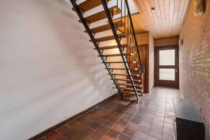Te renoveren woning met 3 slaapkamers