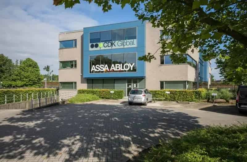 Kantoorruimte te koop Melle: 3575m², 115 parkeerplaatsen