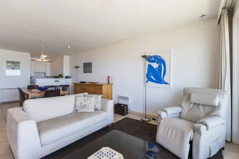 Appartement te koop Nieuwpoort: 3 slaapkamers, zeezicht