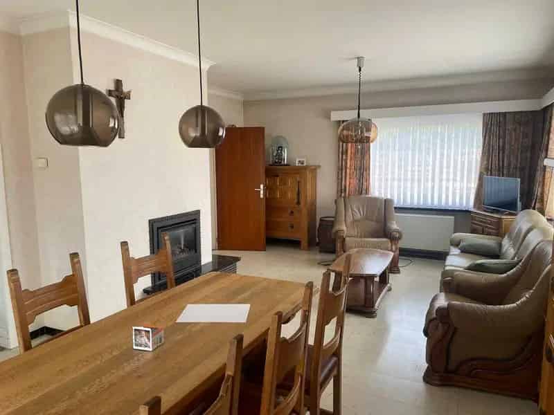 Huis te koop: 3 slaapkamers, tuin, garage, nabij school en station