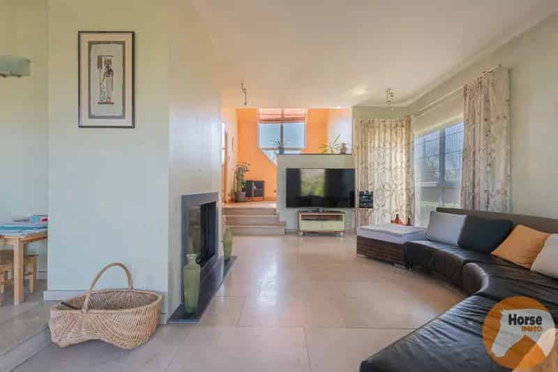 Villa te Kersken met 4 slaapkamers, garage en grote tuin