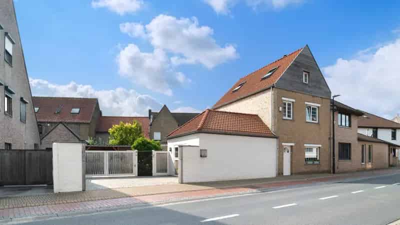 Huis te huur Dudzele: 3 slaapkamers, garage en tuin