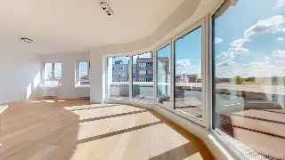 Penthouse te koop in Sint-Lambrechts-Woluwe met 3 slaapkamers en terras