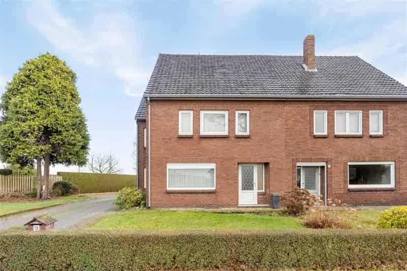 Huis te huur Kinrooi: 3 slaapkamers, grote tuin en garage