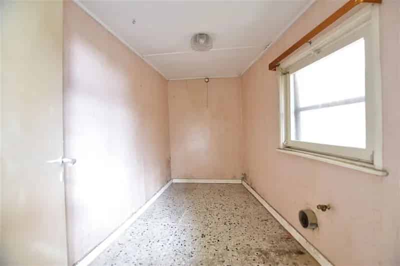 Huis te koop Moerzeke: Te renoveren woning 134m²