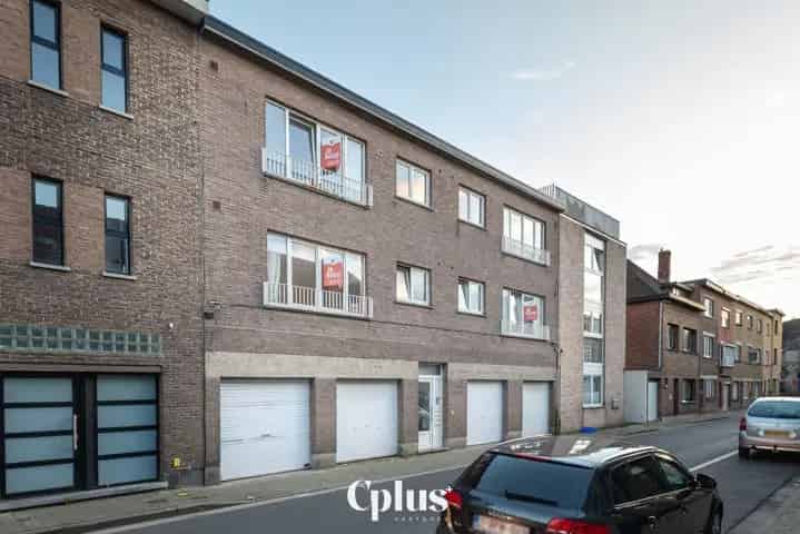 Appartementen Gent: Opbrengsteigendom met 4 appartementen en 3 garages