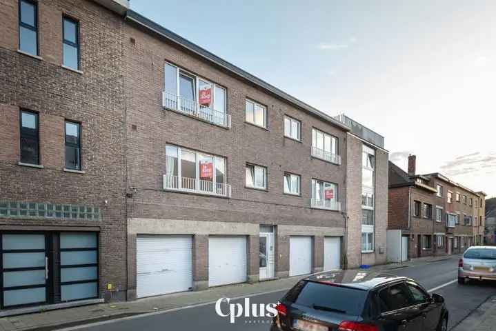 Appartement te koop in Gent met 4 eenslaapkamer appartementen en garage