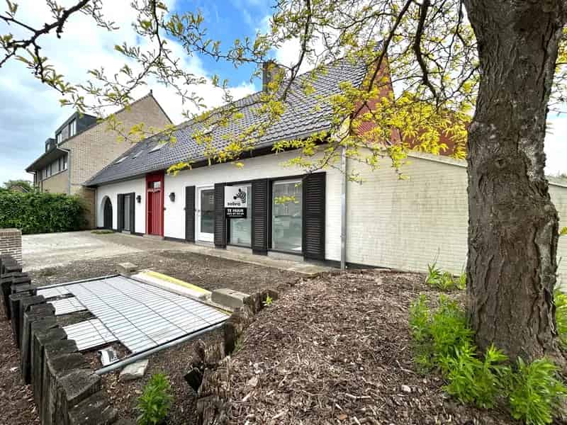 Te Huur: Gerenoveerde 4 Slaapkamers Huis Marialoop