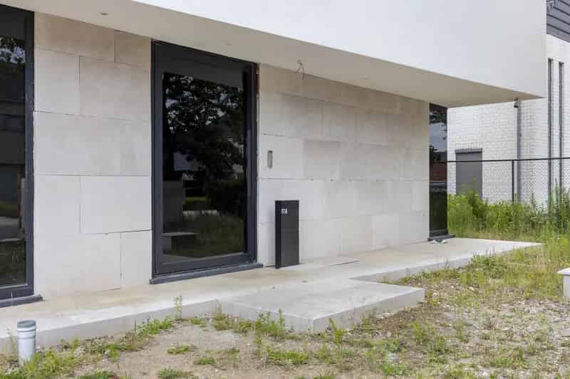 Moderne Villa te Huur Zonhoven - Strak Design - Af te Werken