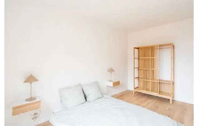 Huur 2 slaapkamer appartement van 90 m² in Antwerp