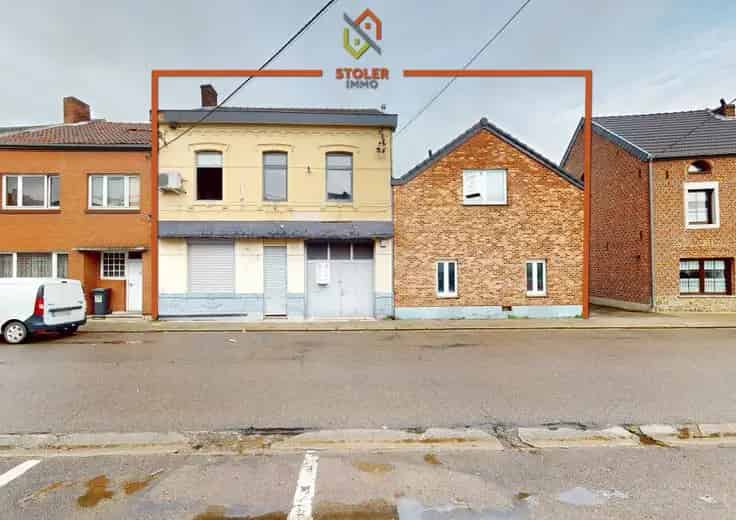 Appartementsblok te Koop: voormalige Maison du Peuple met Feestzaal en Restaurant