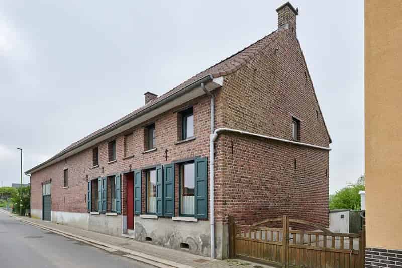 Huis te koop Oetingen: 5 slaapkamers, 2 badkamers, grote garage