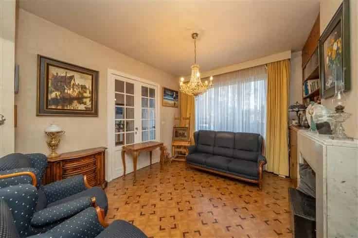 Huis Te Koop 4 slaapkamers Grote Tuin Nabij Centrum Station