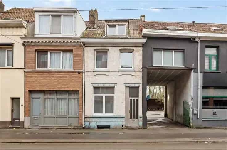 Huis Te Koop Deurne 4 slaapkamers Te renoveren