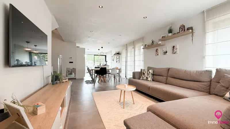 Moderne halfopen nieuwbouwwoning met 4 slaapkamers!