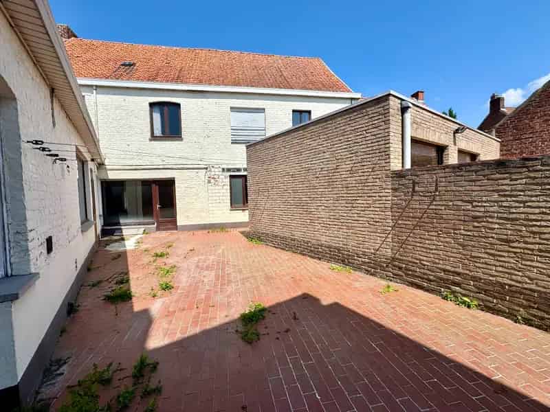 Te renoveren woning 255m² 3 slaapkamers zonnig terras