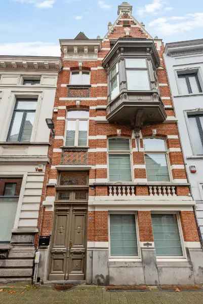 Herenwoning Boom 6 slaapkamers zwembad