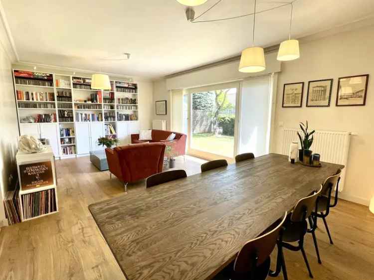 Gelijkvloers Appartement te Koop 2 slaapkamers Tuin Garage