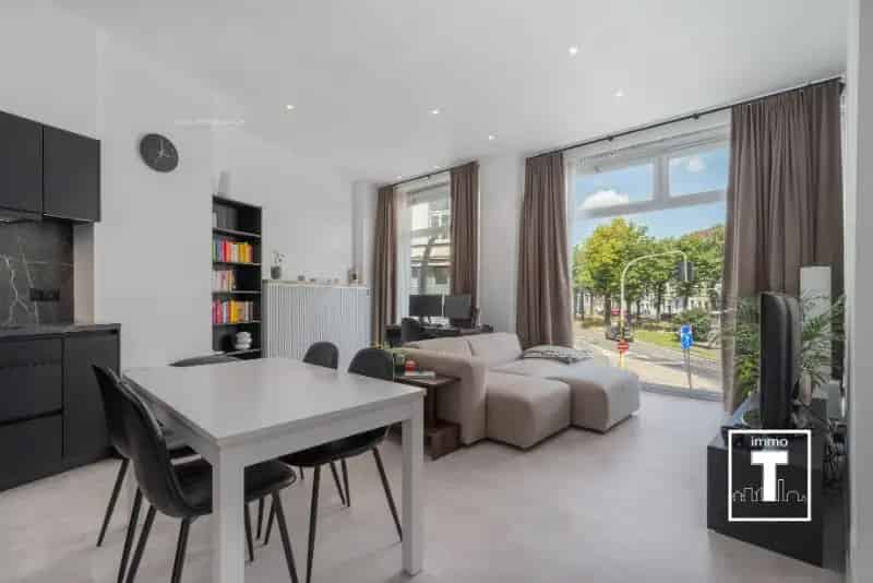 Appartement te koop Gent: gerenoveerd appartement met staanplaats
