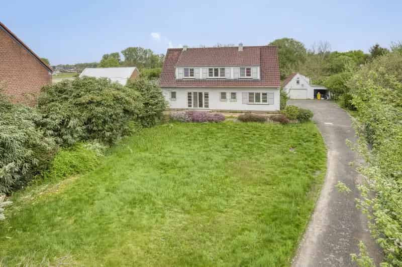 Gezinswoning 4 slaapkamers grote tuin Testelt