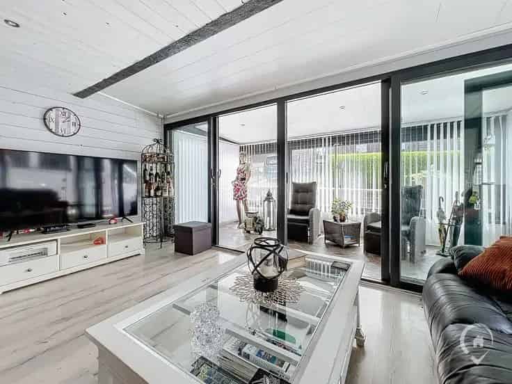 Gerenoveerde Bungalow te Yvoir - Tweede Verblijf - Zwembad