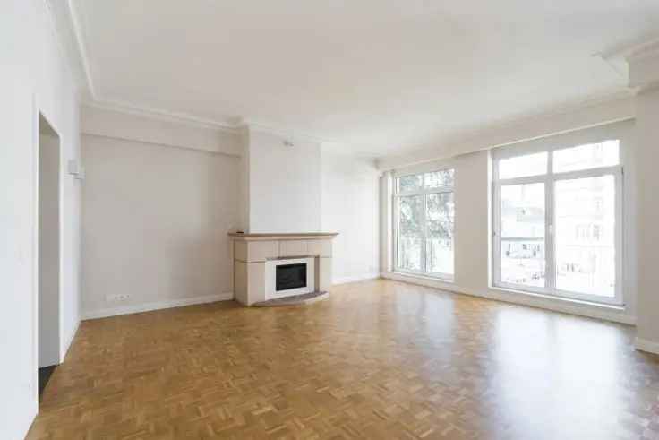 Appartement Elsene 2 slaapkamers gerenoveerd Terras