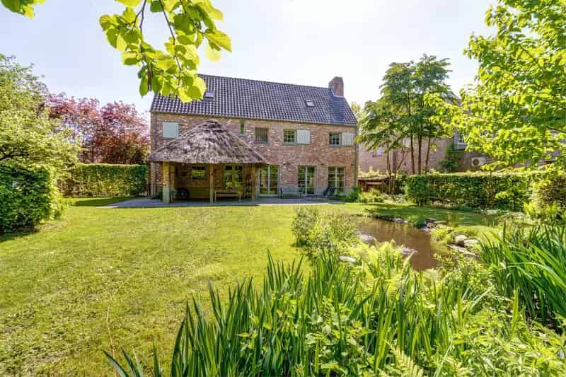 Villa te Koop in 't Asbroek: Rust, Ruimte en 4 slaapkamers