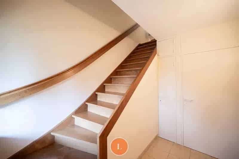 Ruime gezinswoning te huur 3 slaapkamers 744m²