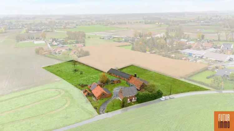 Te renoveren / herbouwen hoeve met bijgebouwen