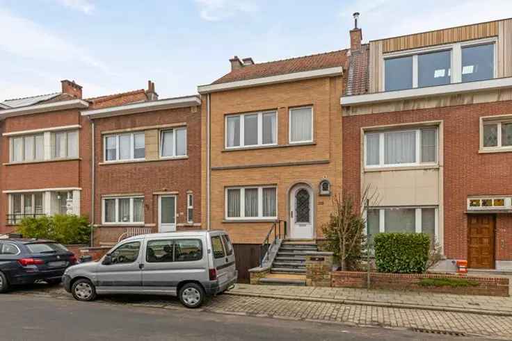 Huis Te Koop Sint-Aleydis: Renovatieproject met 4 slaapkamers