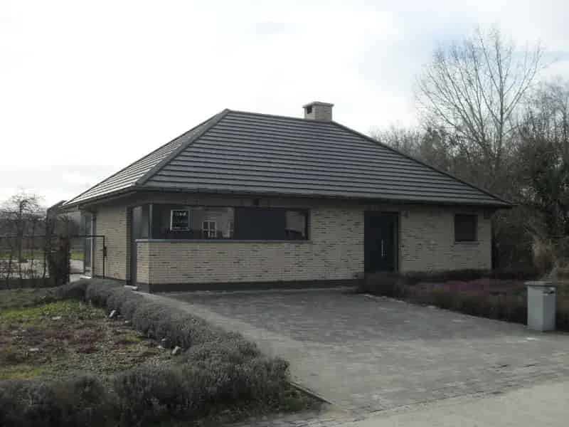 Rustige Villa met 2 Slaapkamers en Grote Tuin