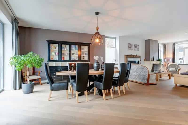 Prachtig Authentiek Herenhuis met Ruime Loods en Garage Voerstreek