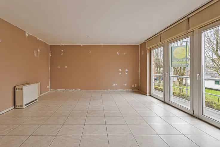 Ruim 2 slaapkamer appartement te Torhout met terras en kelder