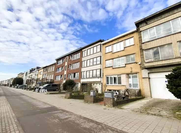 Appartement te koop Deurne: 2 slaapkamers, terras, recent gerenoveerd
