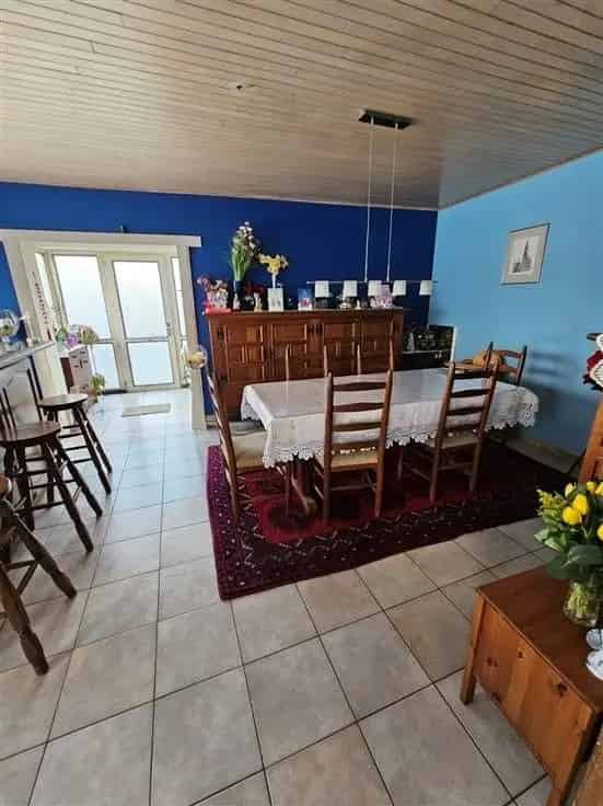 Huis Te Koop Rumst: Ruime Woning met Atelier en Garages