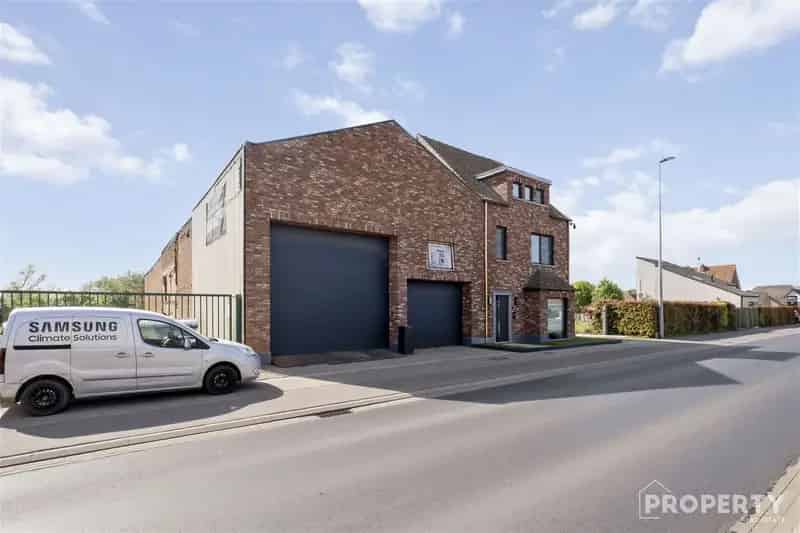 Ruime woning met loods te huur